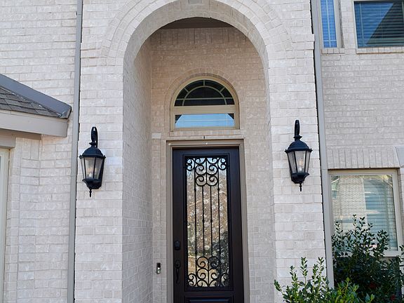 4th image of 1300 Hodge St