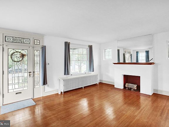 5th image of 1608 Olive St