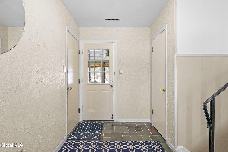 5th image of 1041 Gates Drive