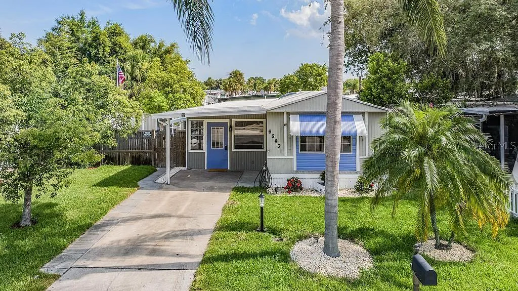 3 bed, 1472 sqft, $1,900 — Photo 1