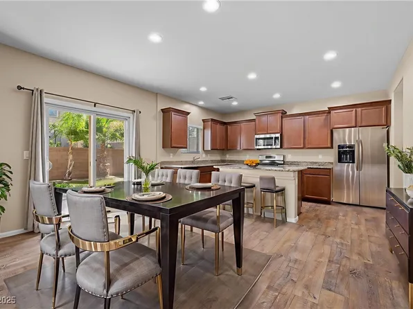 9127 Island Wolf Ave, Las Vegas, NV 89149