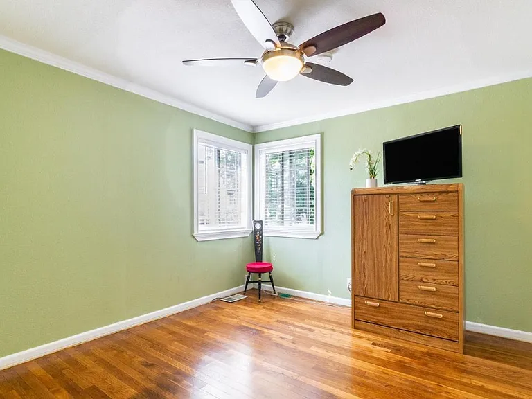 515 Flynn Ave — Photo 17