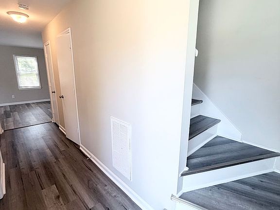 2nd image of 2422 Moran St