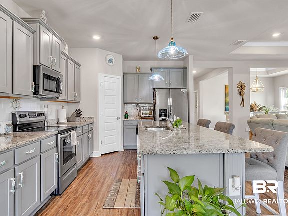 3rd image of 377 Apollo Ave
