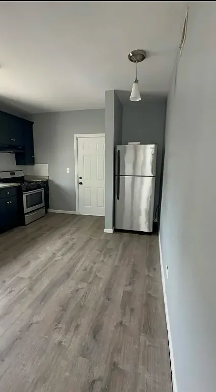 3 bed, 1400 sqft, $1,450 — Photo 1