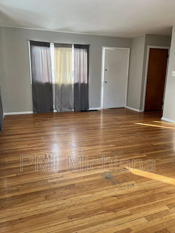2 bed, 1.0 bath, $850 — Photo 3