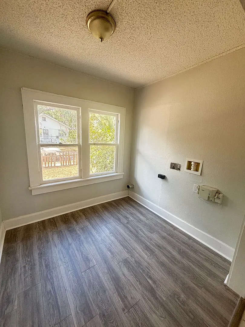 726 35th Ave S. — Photo 3