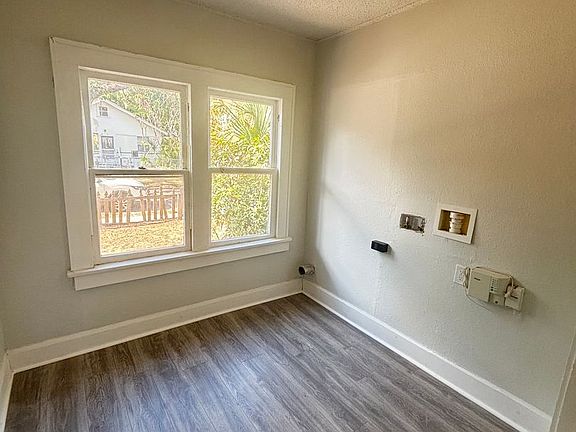 3rd image of 726 35th Ave S #A