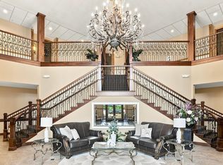 150 E Travelers Trl APT 323, Burnsville, MN 55337