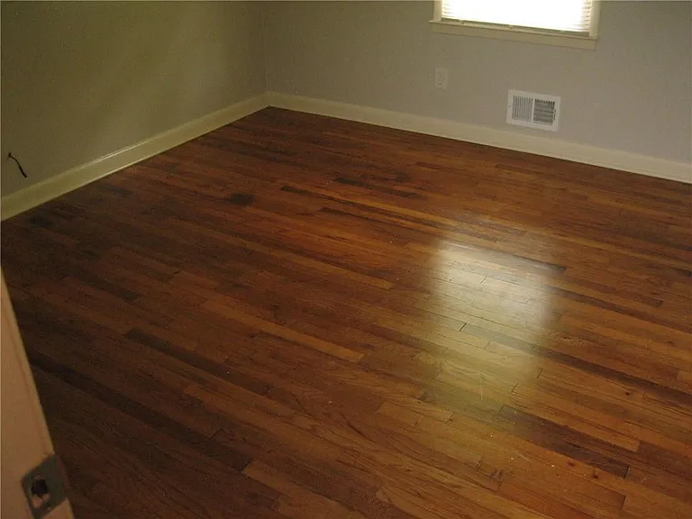 890 Brackett Rd — Photo 4