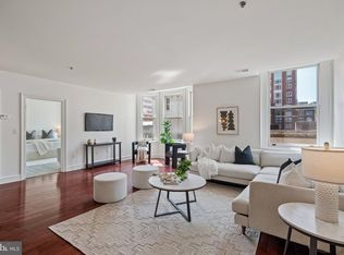 1811 Chestnut St #402, Philadelphia, PA 19103