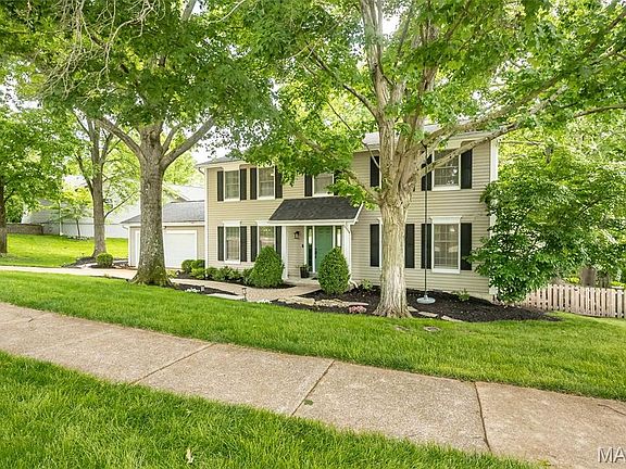 3rd image of 2143 Park Forest Dr