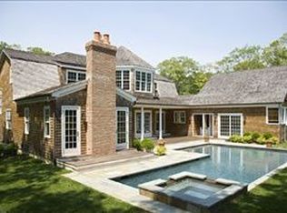 12 W Hills Ct, Southampton, NY 11968