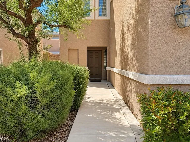 684 Calamus Palm Pl — Photo 2