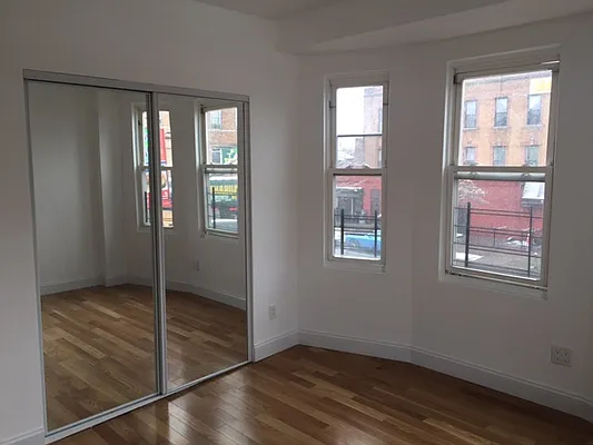 Rented by Alexander Bilu, LREB | media 25