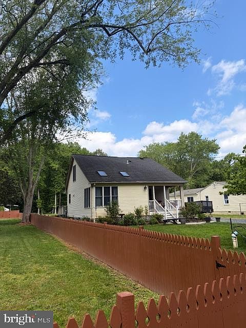 1st image of 1470 Log Inn Rd