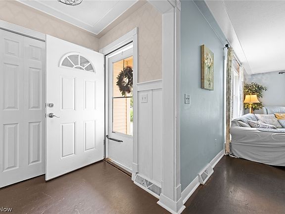 2nd image of 1006 Dominion Dr