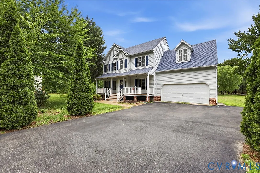4 bed, 2.5 bath, 1976 sqft, $3,100 — Photo 2