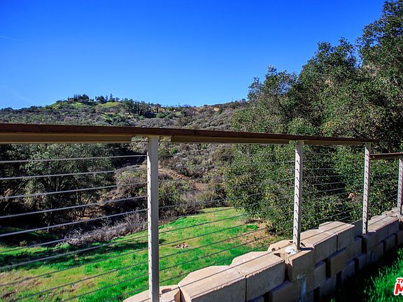 4th image of 1650 Greenleaf Cyn