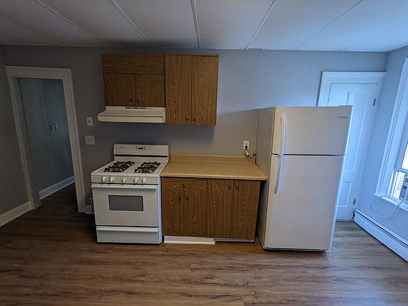 2nd image of 124 N State St Floor 2