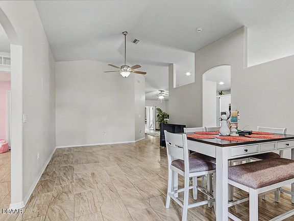 5th image of 437 Dahoon Holly Dr