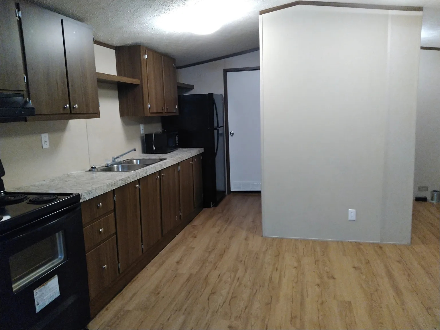 3 bed, $1,295 — Photo 2