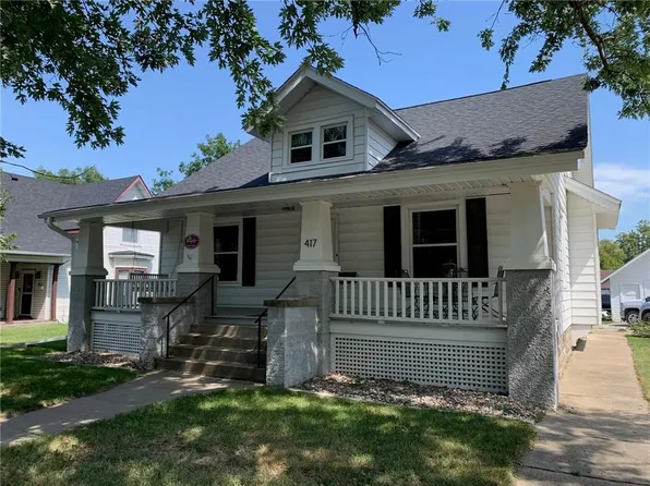 417 N John Wayne Dr, Winterset, IA 50273