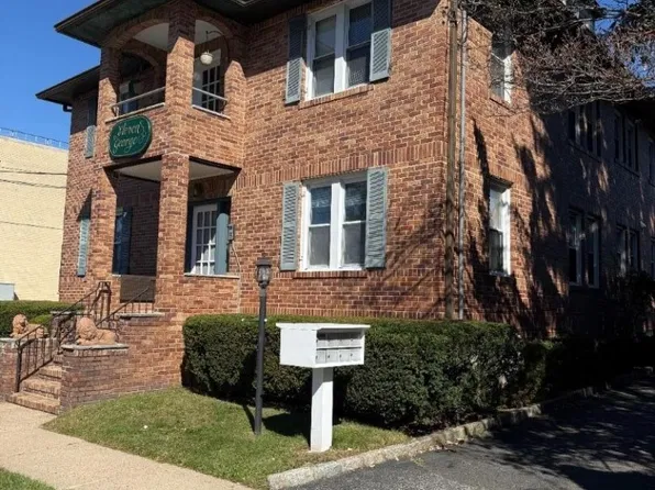 11 George St APT 3, Summit, NJ 07901