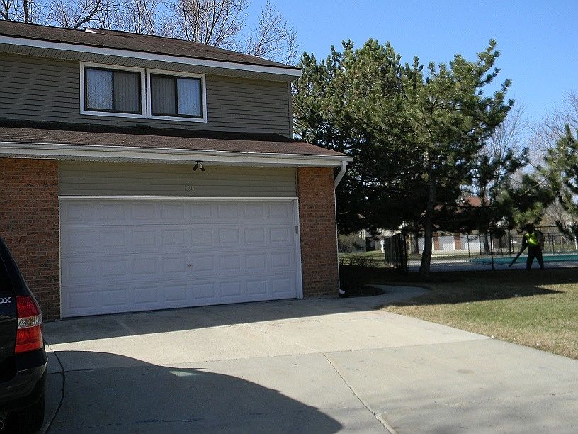 1st image of 235 Winding Oak Ln