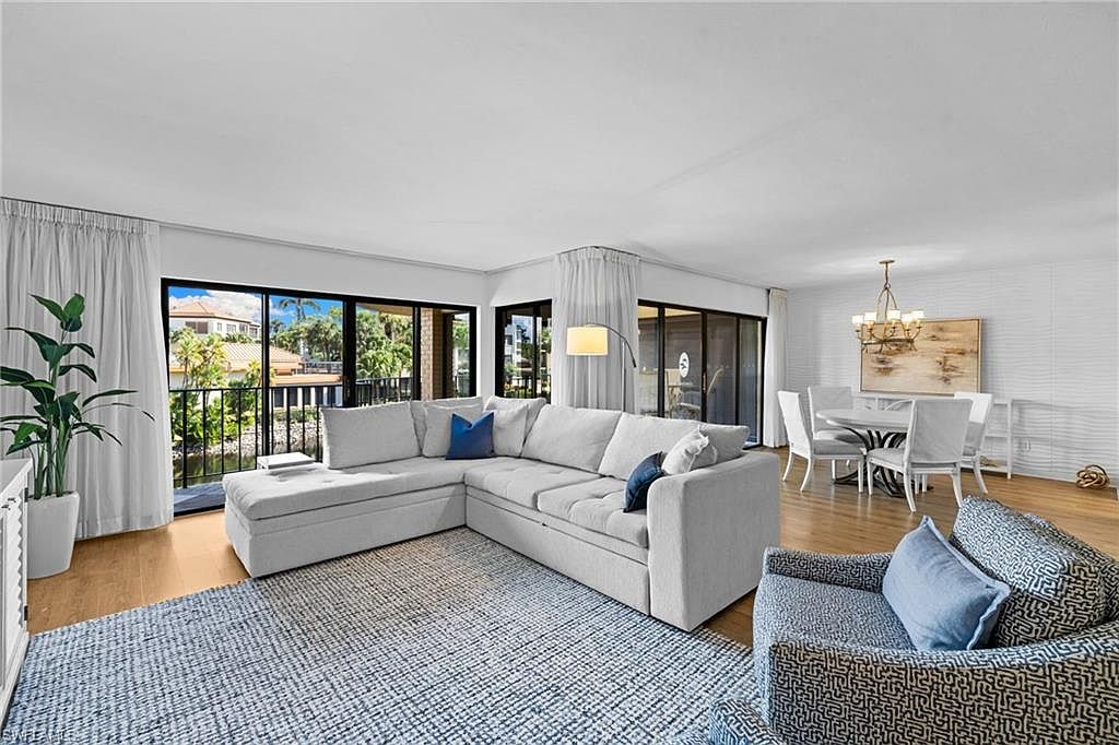 6710 Pelican Bay BLVD #422