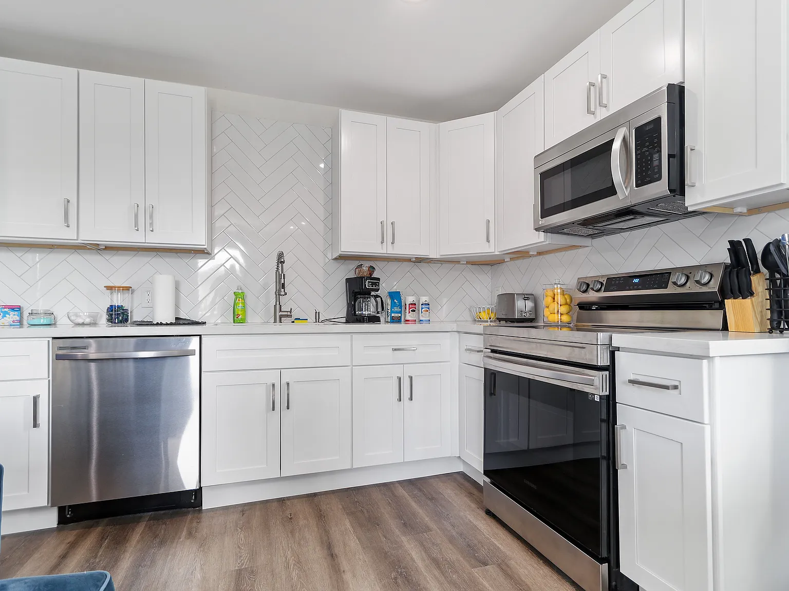 2615 Rosewood St — Photo 2