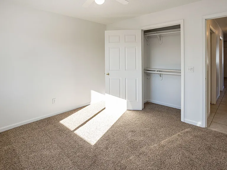 Walnut Pointe — Photo 19