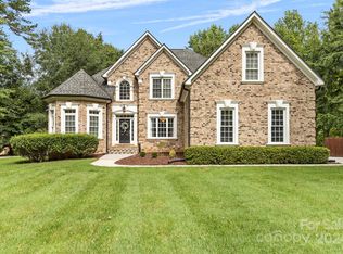 196 Deer Run Dr, Troutman, NC 28166