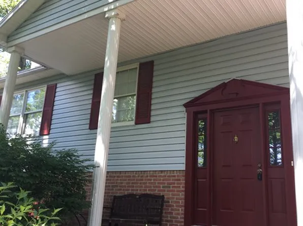 504 Spurrier Rd, Bluefield, WV 24701