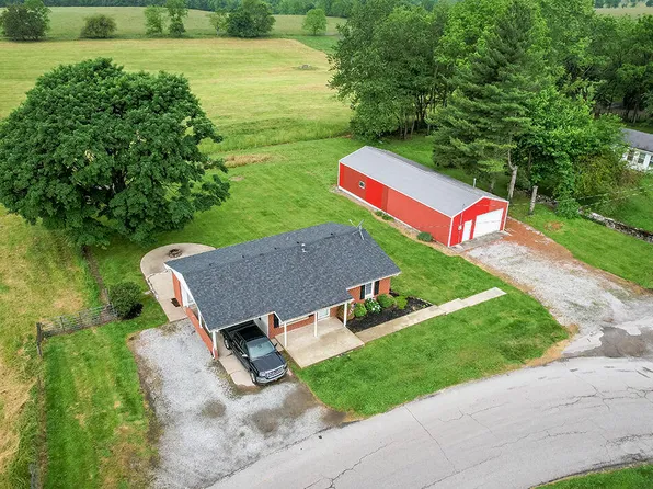 935 Waterworks Rd, Danville, KY 40422