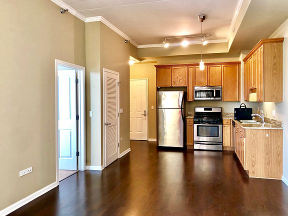3rd image of 1464 S Michigan Ave APT 1906