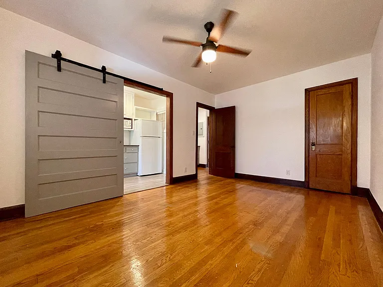 1814 C St SE #3 — Photo 4