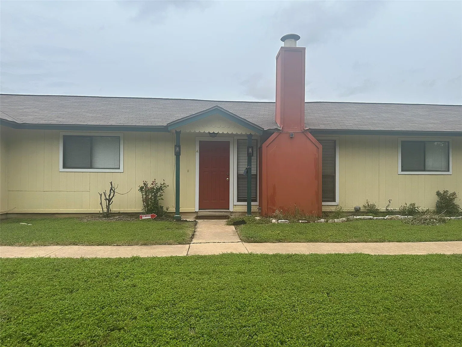 3 bed, 2.0 bath, 3036 sqft, $1,550 — Photo 4