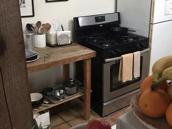 Kitchen with Saultilo tile