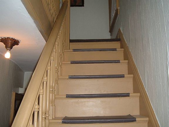 5th image of 3211 Cruger Ave