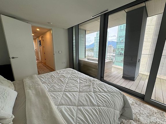 4th image of 1568 Alberni St #1103