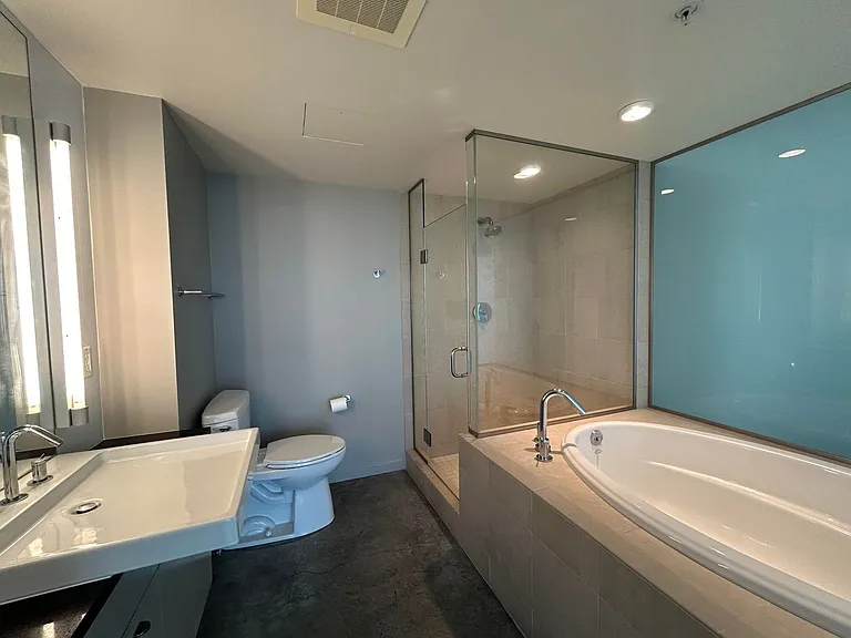 221 E College St #1207 — Photo 22