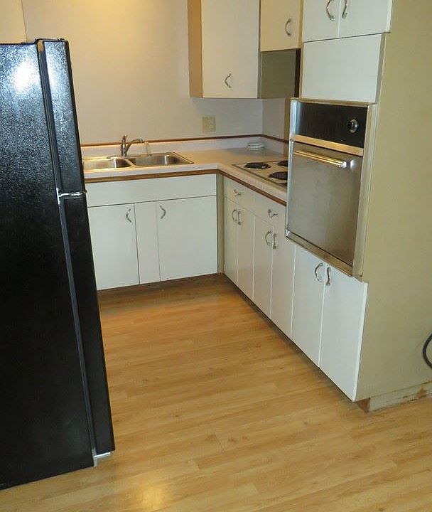 1st image of 419 4th Ave E APT 3