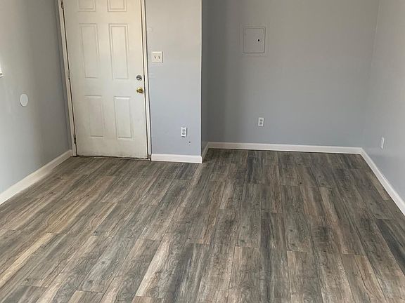 5th image of 207 W Imperial Hwy APT D