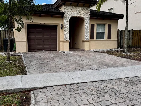 2442 NE 3rd Ct, Homestead, FL 33033