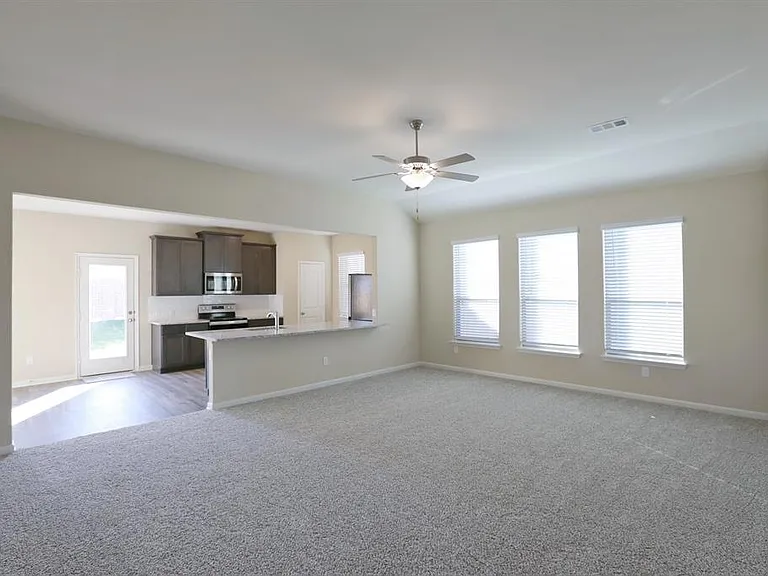 316 Sweet Pea Ln — Photo 6