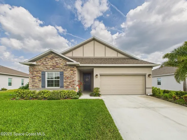 8406 Laguna Cir, Micco, FL 32976