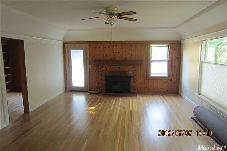 1st image of 1116 Elm Ave