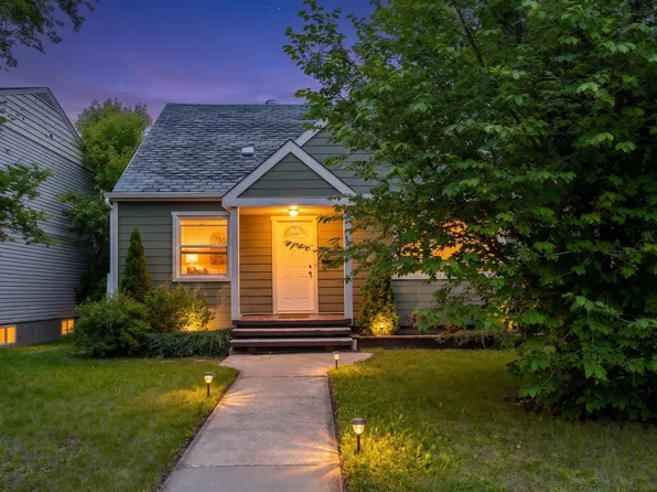 7528 82nd Ave NW, Edmonton, AB T6C 0X9