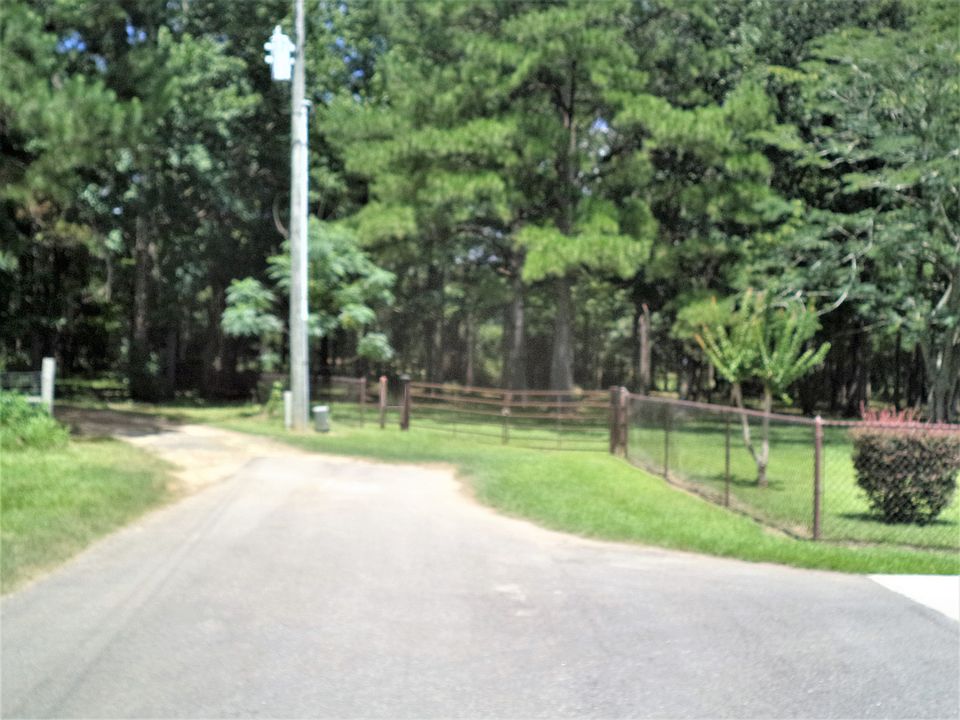 2nd image of 16082 Heatherwood Ct